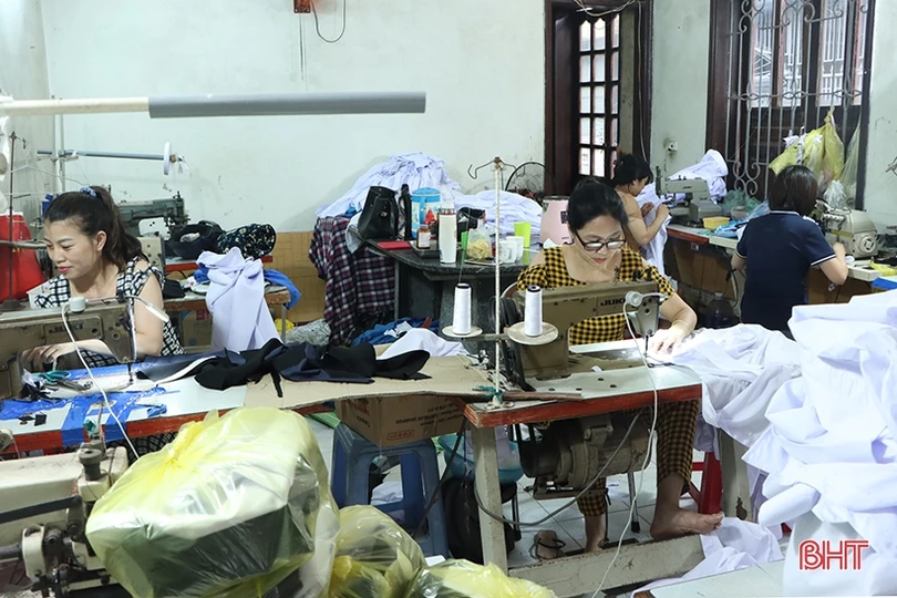 Cơ sở in may đồng phục ở Hà Tĩnh “được mùa”