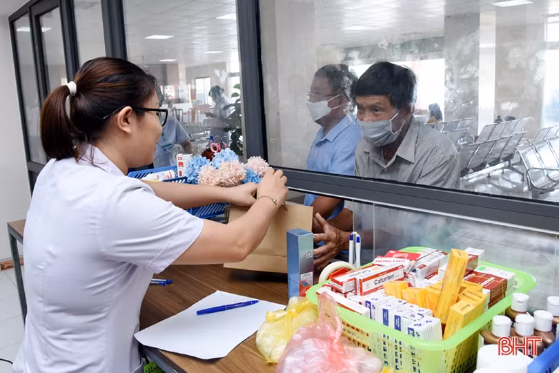 Các tổ chức, đơn vị khám và cấp phát thuốc miễn phí cho người dân Hà Tĩnh