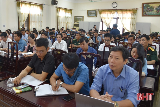 Hơn 100 cán bộ, chủ doanh nghiệp ở Hà Tĩnh được phổ biến kiến thức về bảo vệ môi trường 