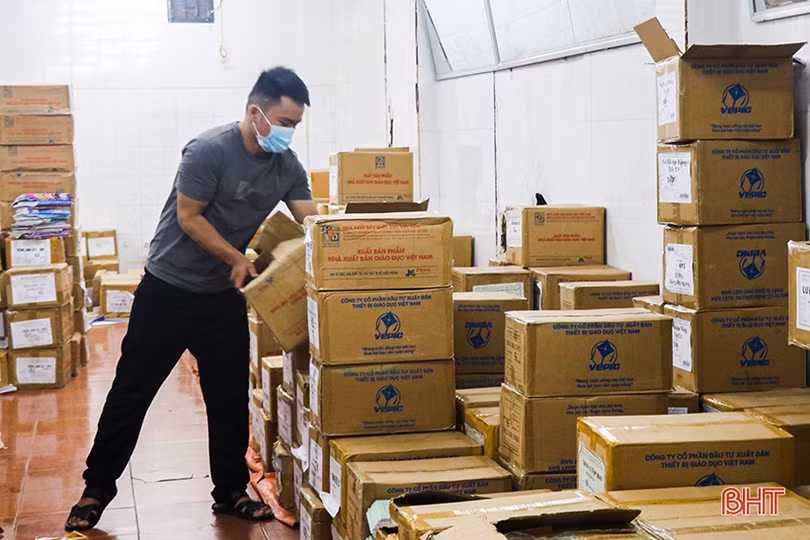 Phát hành gần 80% sách giáo khoa phục vụ năm học mới ở Hà Tĩnh