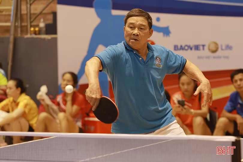 Những trận chung kết kịch tính trong ngày thứ 2 Giải Bóng bàn Báo Hà Tĩnh