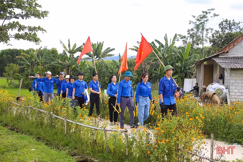 Theo chân đội tình nguyện trong chiến dịch “Mùa hè xanh”