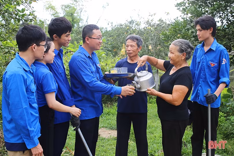 Theo chân đội tình nguyện trong chiến dịch “Mùa hè xanh”