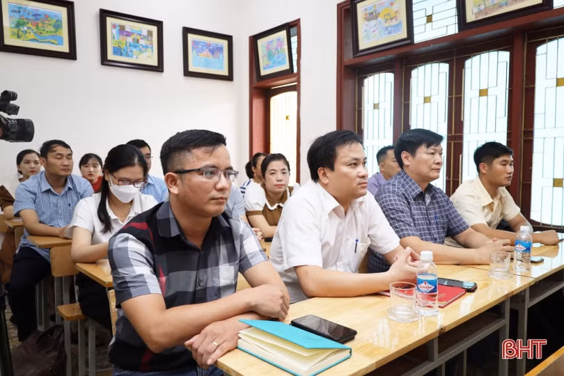 53 cán bộ, công chức, viên chức Hà Tĩnh tham gia bồi dưỡng tiếng Lào