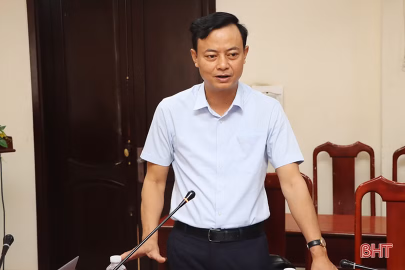 Tổ đại biểu HĐND tỉnh bầu tại Cẩm Xuyên góp ý về chính sách nông thôn mới, y tế, giáo dục