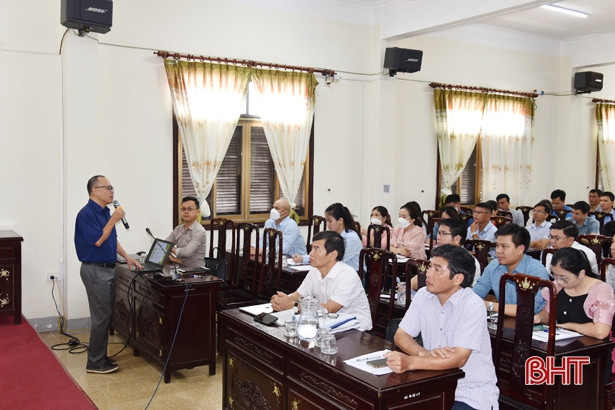 Hơn 100 cán bộ, chủ doanh nghiệp ở Hà Tĩnh được phổ biến kiến thức về bảo vệ môi trường 