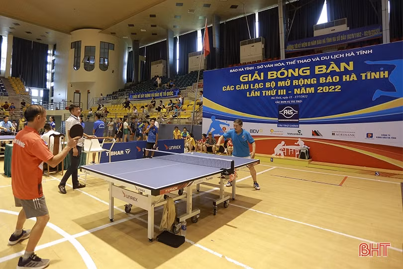 Những trận chung kết kịch tính trong ngày thứ 2 Giải Bóng bàn Báo Hà Tĩnh