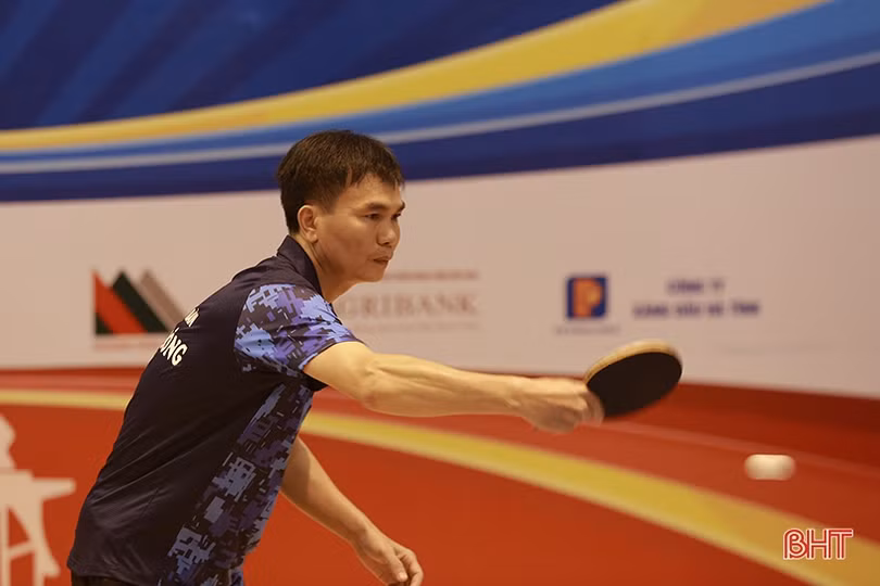 Những trận chung kết kịch tính trong ngày thứ 2 Giải Bóng bàn Báo Hà Tĩnh