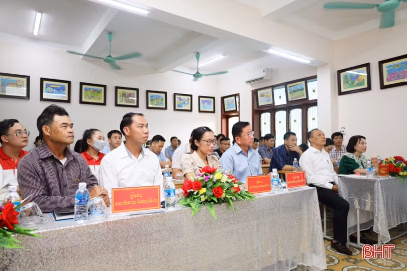 53 cán bộ, công chức, viên chức Hà Tĩnh tham gia bồi dưỡng tiếng Lào