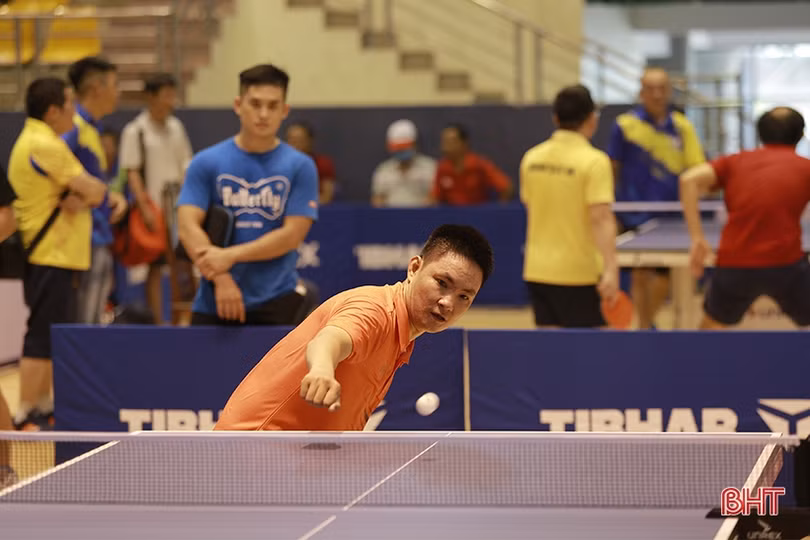 Những trận chung kết kịch tính trong ngày thứ 2 Giải Bóng bàn Báo Hà Tĩnh