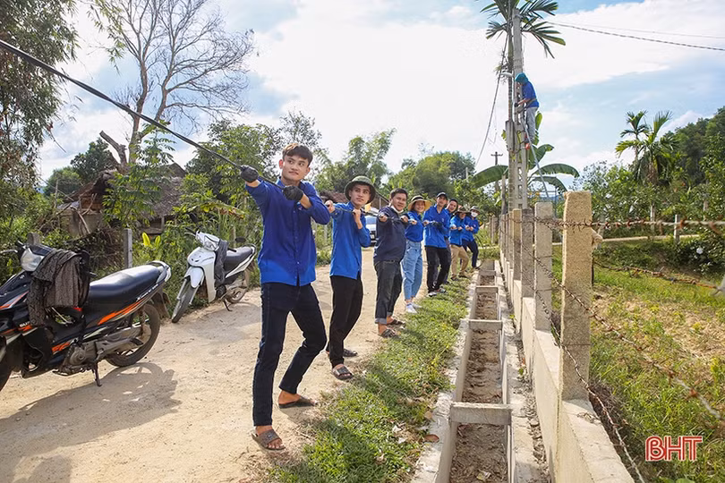Theo chân đội tình nguyện trong chiến dịch “Mùa hè xanh”