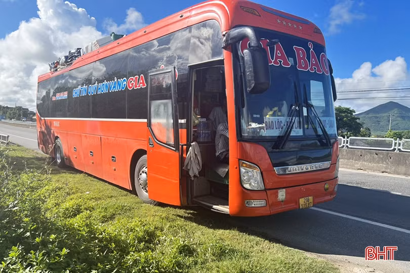 Hà Tĩnh: Xử phạt 31,5 triệu đồng 2 xe khách chở quá số người quy định