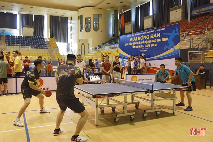 Hấp dẫn các trận chung kết đôi nam nữ ngày thi đấu thứ 3 Giải Bóng bàn các CLB mở rộng Báo Hà Tĩnh