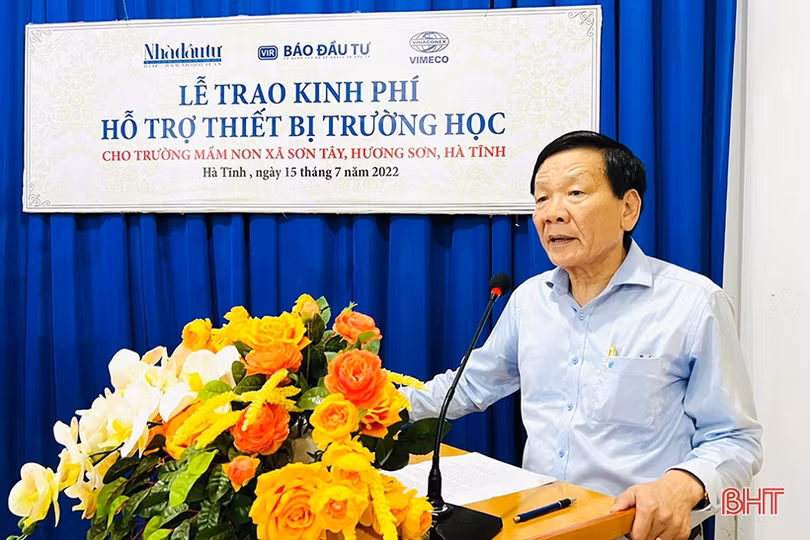 Trao hỗ trợ 200 triệu đồng cho trường mầm non ở Hương Sơn