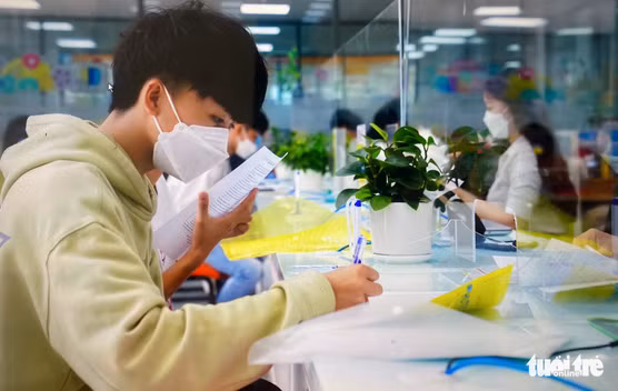 Tuyển sinh đại học 2022: Điểm chuẩn xét học bạ cao ngất ngưởng