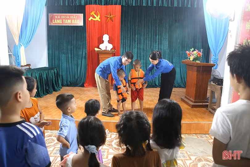 Theo chân đội tình nguyện trong chiến dịch “Mùa hè xanh”