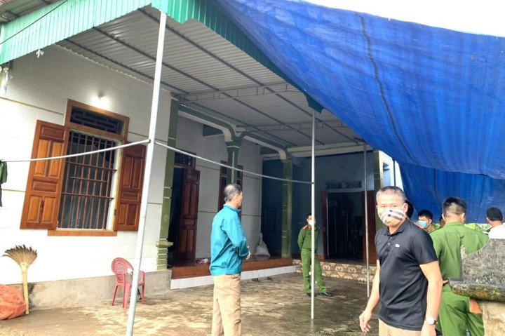 Án mạng rúng động ở Nghệ An: 4 người bị hàng xóm chém thương vong