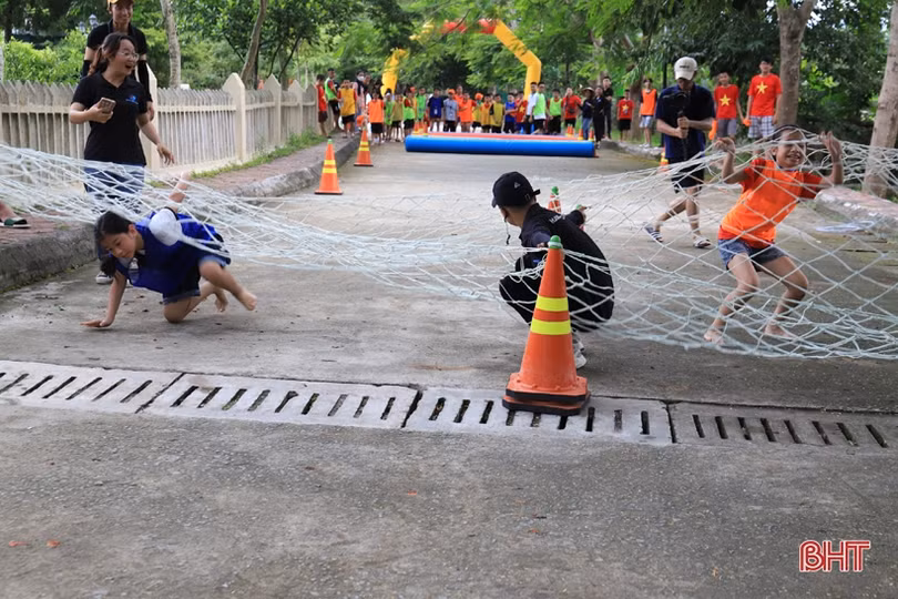 Trang bị kiến thức cứu nạn, chữa cháy cho học sinh miền núi Hà Tĩnh