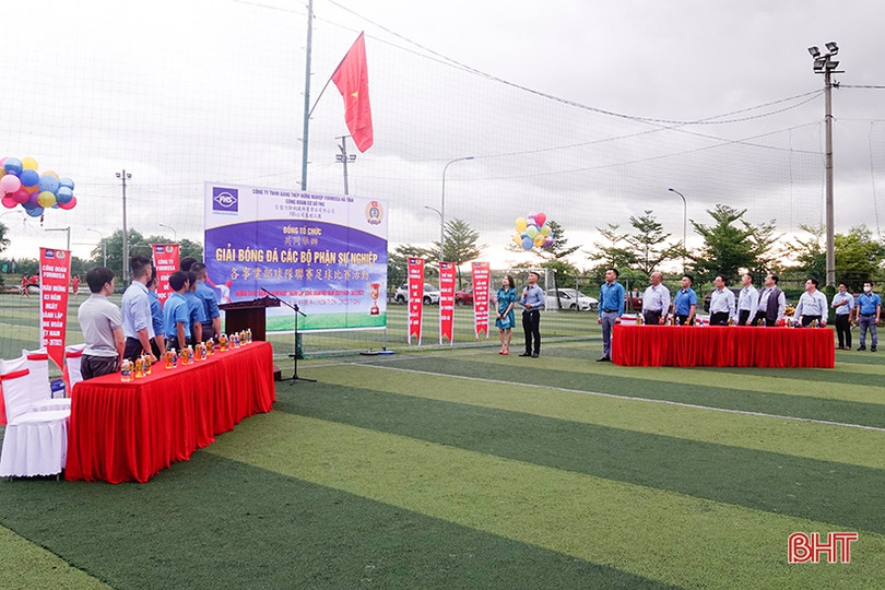 Hơn 300 VĐV tranh tài tại Giải bóng đá các bộ phận sự nghiệp Formosa Hà Tĩnh