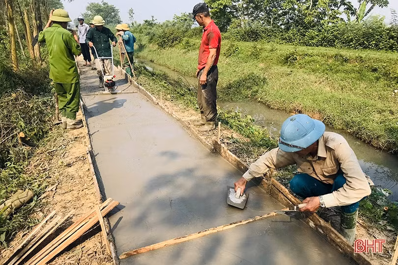 Huy động gần 200 triệu đồng làm đường tránh ngập ở Nghi Xuân