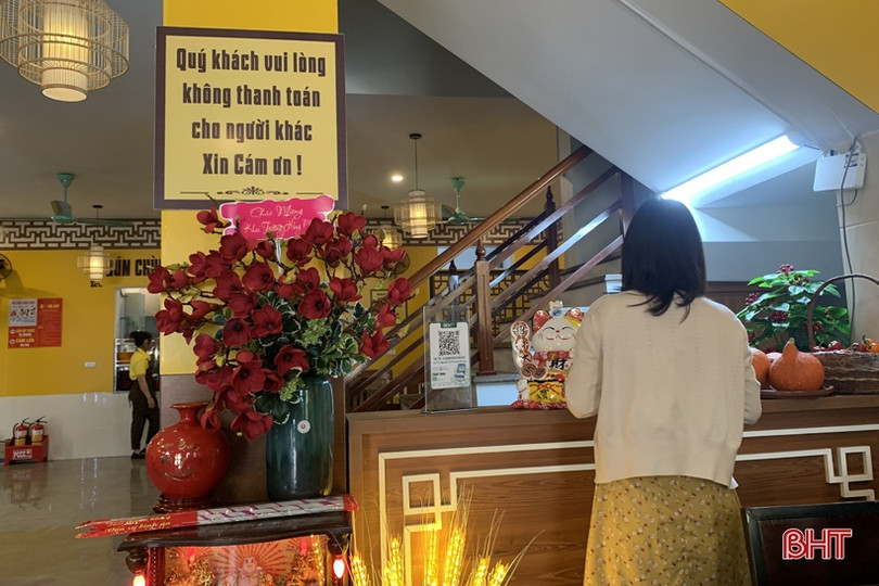 “Quý khách vui lòng không thanh toán hộ!”