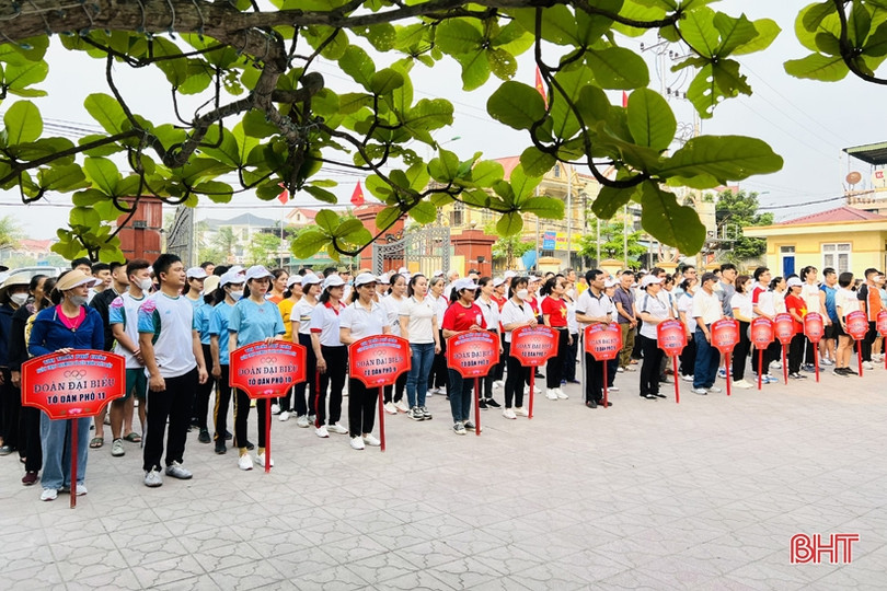 Gần 350 người tham gia “Ngày chạy Olympic vì sức khỏe toàn dân” ở Hương Sơn