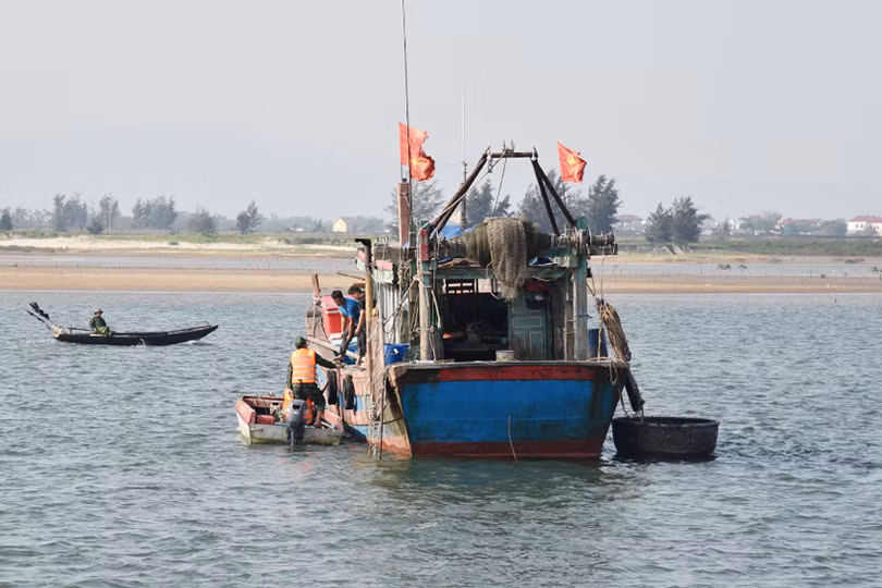 Hà Tĩnh kiên quyết đấu tranh, ngăn chặn tàu giã cào