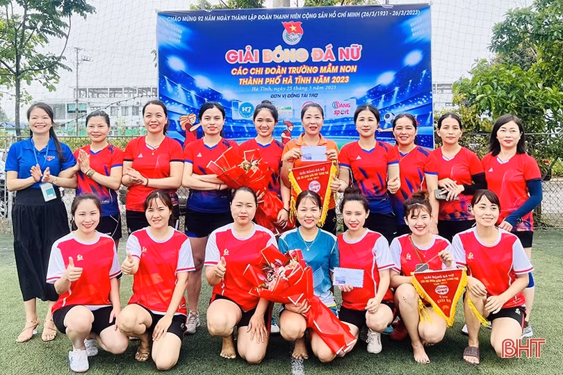 Đại Nài vô địch Giải Bóng đá nữ các trường mầm non TP Hà Tĩnh