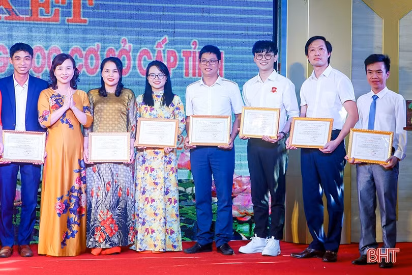 Thầy giáo 9X nhất hội thi giáo viên giỏi Hà Tĩnh - thành công đến từ “hành trình chuyển mình”