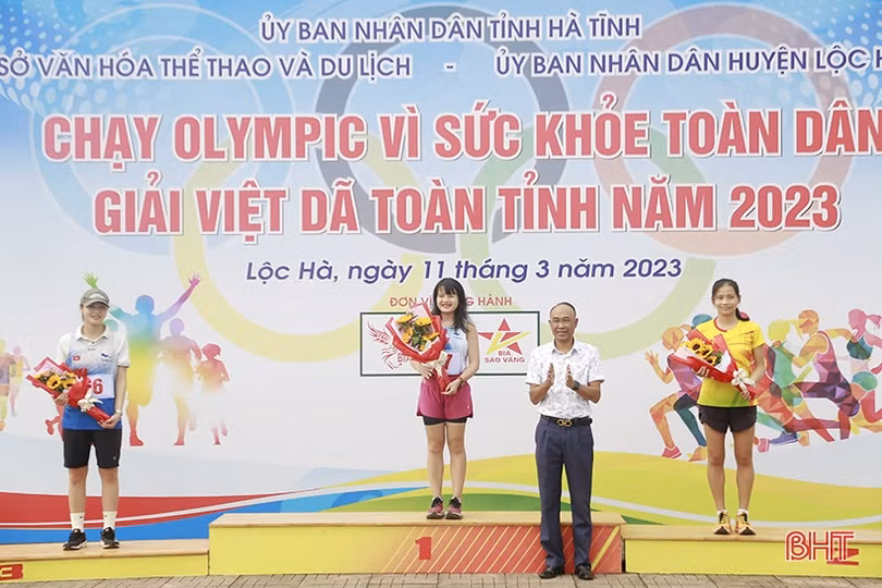 Nữ dược sỹ người Hà Tĩnh chinh phục hơn 40 giải chạy bộ