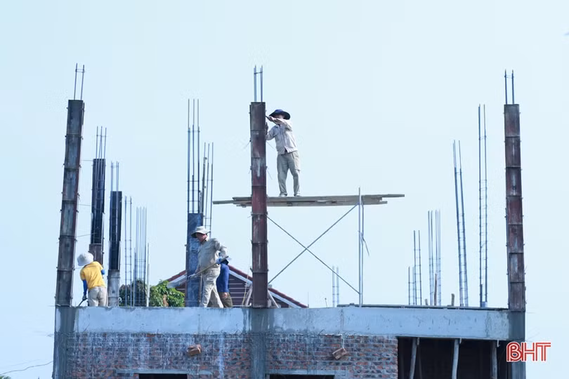 Nắng nóng gay gắt từ đầu mùa, bác sỹ Hà Tĩnh khuyến cáo đề phòng sốc nhiệt