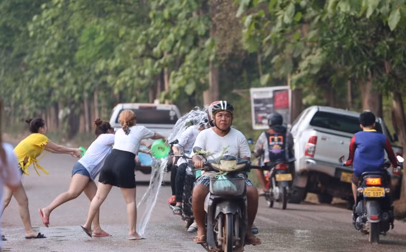 Người dân Lào được nghỉ 5 ngày đón tết cổ truyền Bunpimay