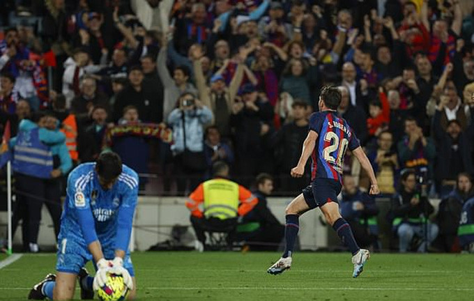 Kết quả Barca 2-1 Real Madrid: Chạm tay vào chức vô địch La Liga