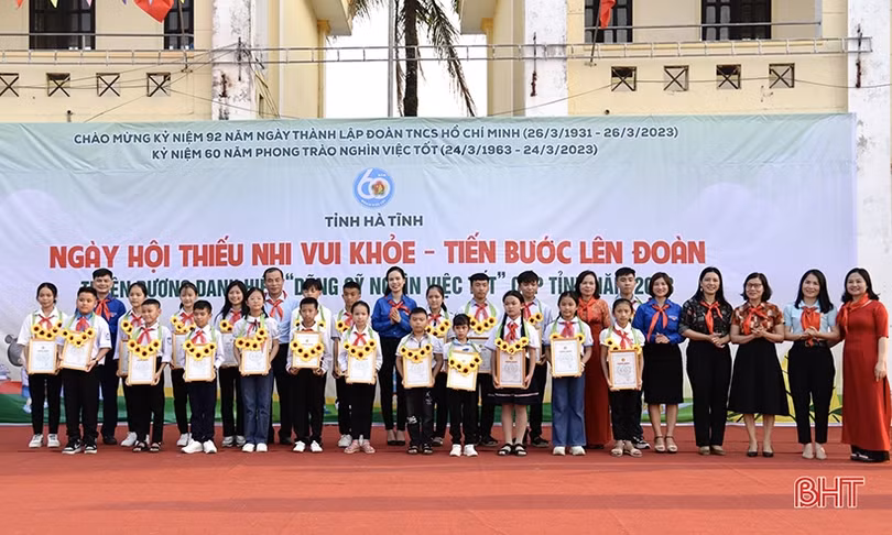 Hà Tĩnh tuyên dương 29 “Dũng sỹ nghìn việc tốt”