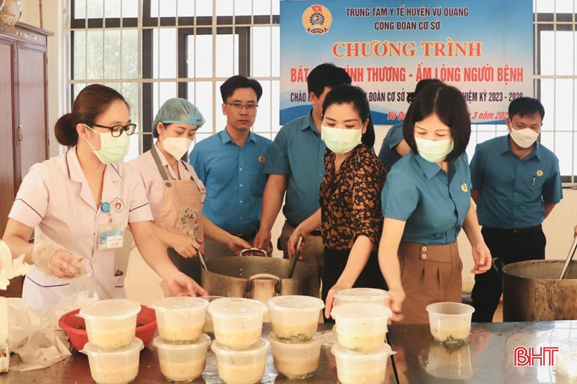 Hơn 300 suất cháo đến với bệnh nhân nghèo ở Vũ Quang