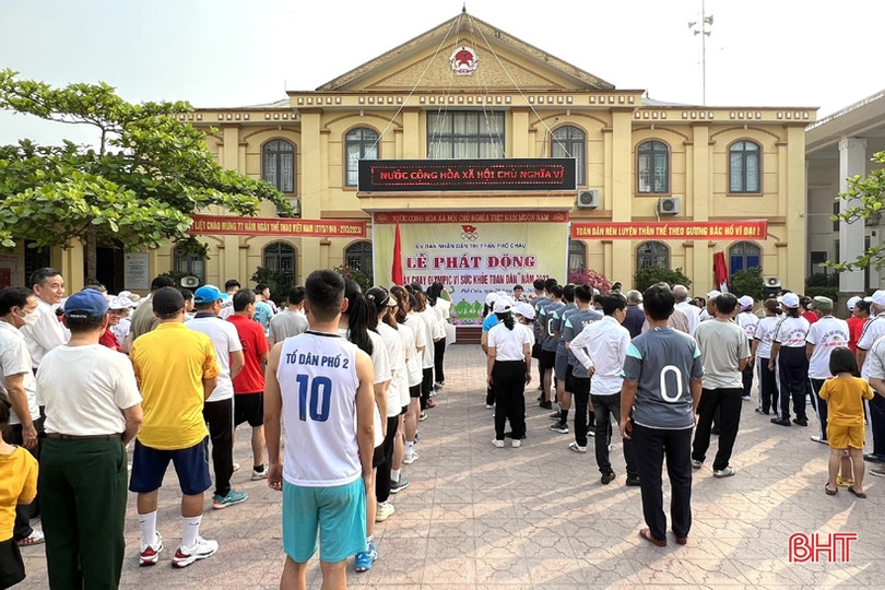 Gần 350 người tham gia “Ngày chạy Olympic vì sức khỏe toàn dân” ở Hương Sơn