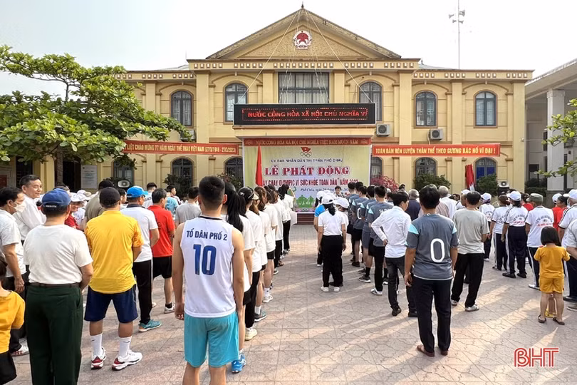 Gần 350 người tham gia “Ngày chạy Olympic vì sức khỏe toàn dân” ở Hương Sơn