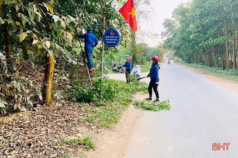 Thắm sắc xanh tuổi trẻ trên những công trình NTM ở Hương Khê