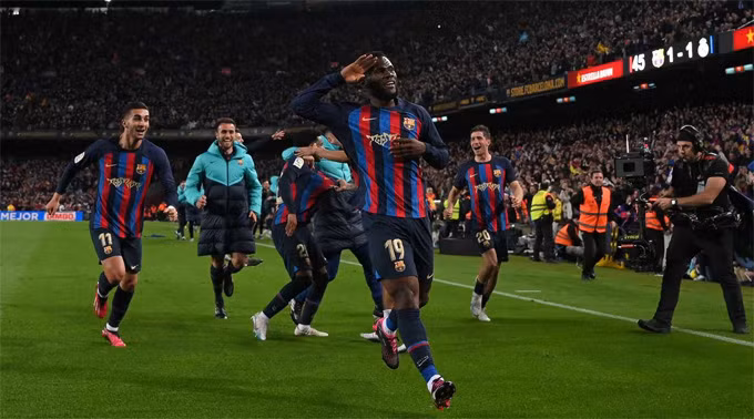 Kết quả Barca 2-1 Real Madrid: Chạm tay vào chức vô địch La Liga