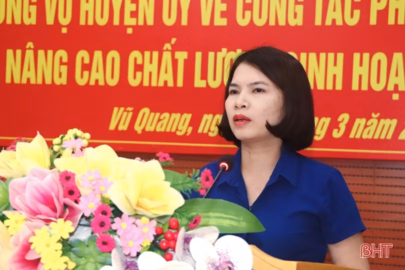 Phát huy vai trò của người đứng đầu trong công tác phát triển đảng viên, nâng cao chất lượng sinh hoạt chi bộ