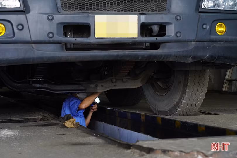 Người dân Hà Tĩnh phấn khởi khi miễn đăng kiểm xe mới, kéo dài chu kỳ với xe cũ