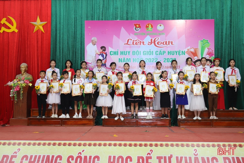 Học sinh Trường Tiểu học thị trấn Phố Châu nhất Liên hoan Chỉ huy đội giỏi huyện Hương Sơn ảnh 11 Học sinh Trường Tiểu học thị trấn Phố Châu nhất Liên hoan Chỉ huy đội giỏi huyện Hương Sơn