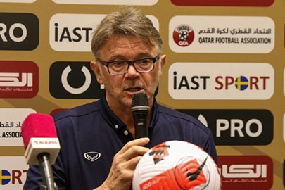 HLV Troussier nói gì khi U23 Việt Nam thua đậm U23 Iraq?
