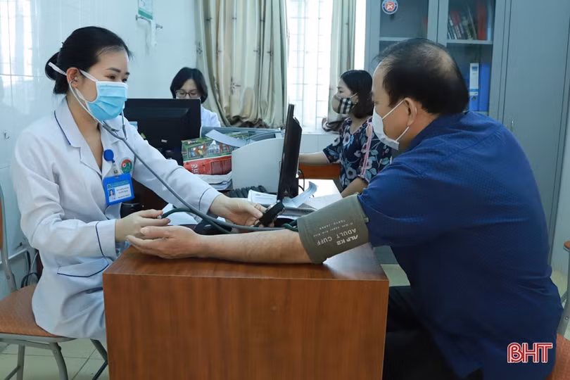 Nắng nóng gay gắt từ đầu mùa, bác sỹ Hà Tĩnh khuyến cáo đề phòng sốc nhiệt