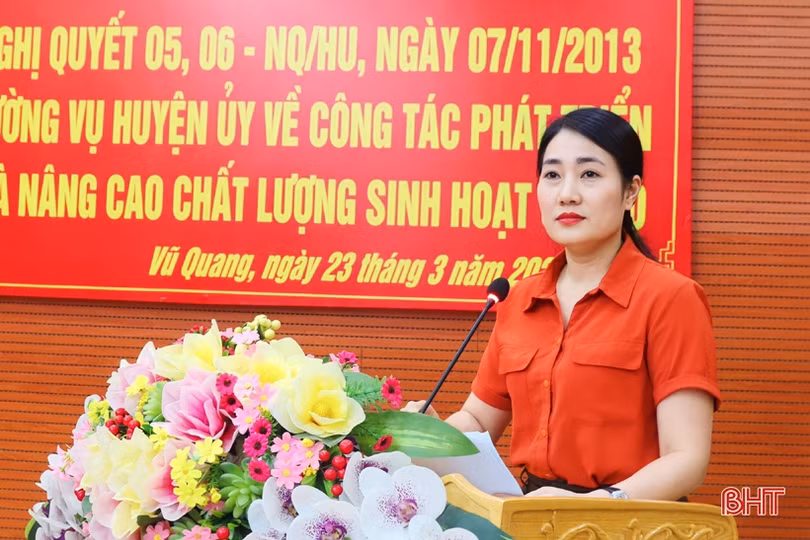 Phát huy vai trò của người đứng đầu trong công tác phát triển đảng viên, nâng cao chất lượng sinh hoạt chi bộ