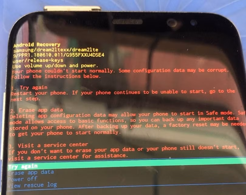 Hàng loạt điện thoại Samsung ở Việt Nam hóa cục gạch
