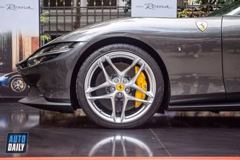 Khám phá Ferrari Roma chính hãng giá hơn 20 tỷ, sở hữu màu sơn độc