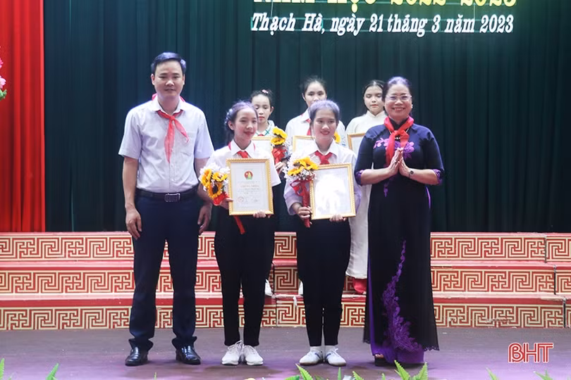 Trường Tiểu học 1 thị trấn đạt giải nhất Liên hoan “Chỉ huy Đội giỏi” huyện Thạch Hà