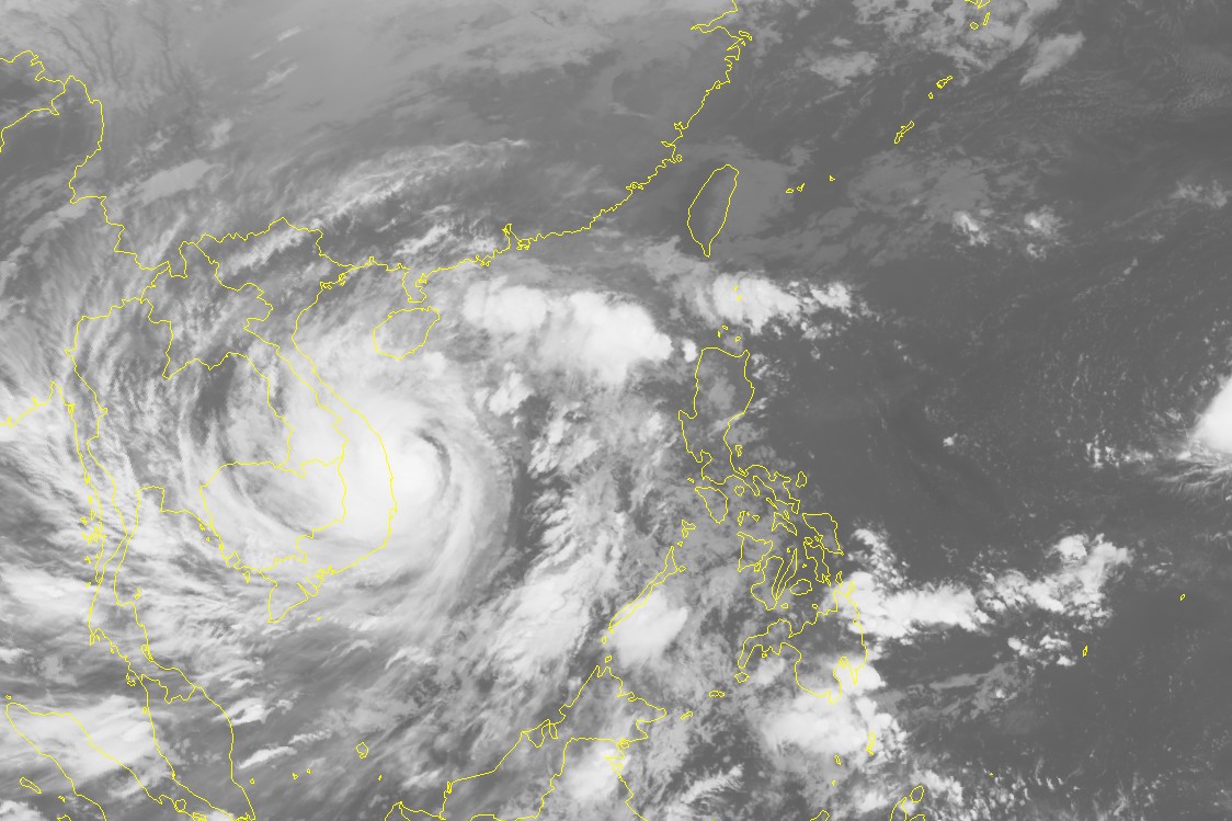 Bão số 9 cách Quảng Ngãi 60km, khu vực Nam Hà Tĩnh gió giật cấp 7