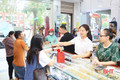 Vàng vượt mốc 13 triệu đồng/chỉ, thị trường Hà Tĩnh sôi động cả hai chiều mua – bán